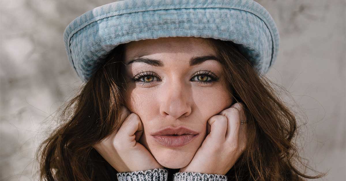 zatezanje lica koncem