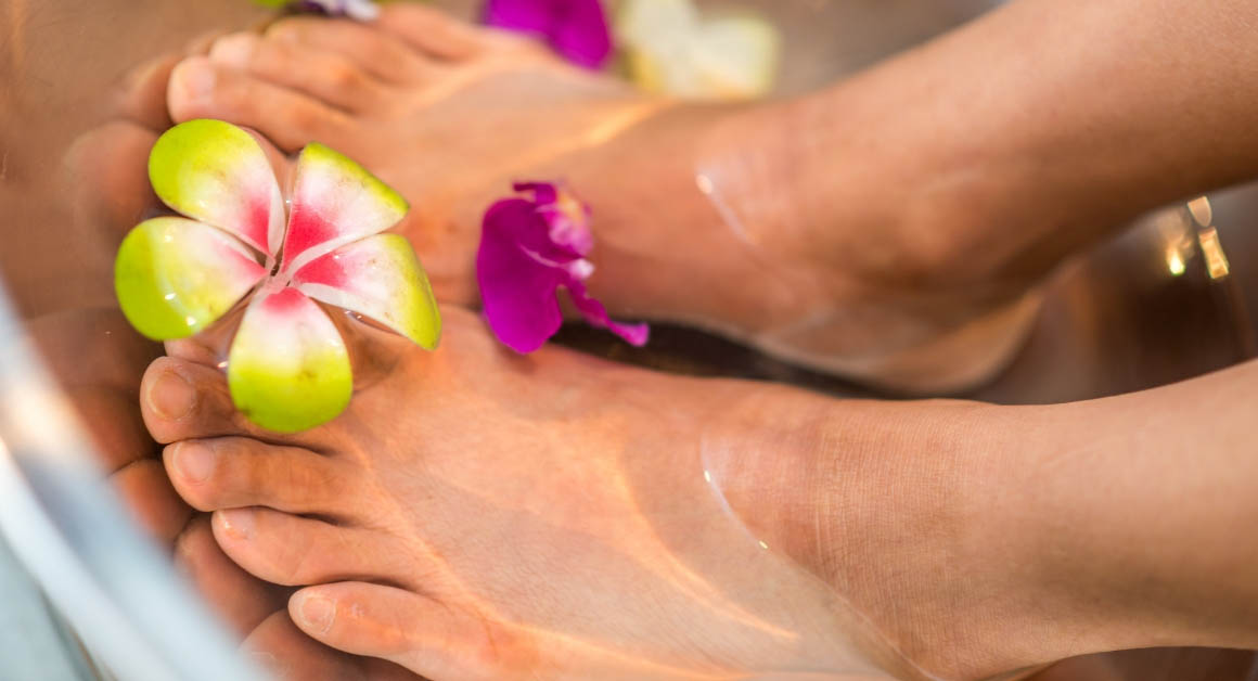 estetski pedikir stopala za negu peta, noktiju i stopala